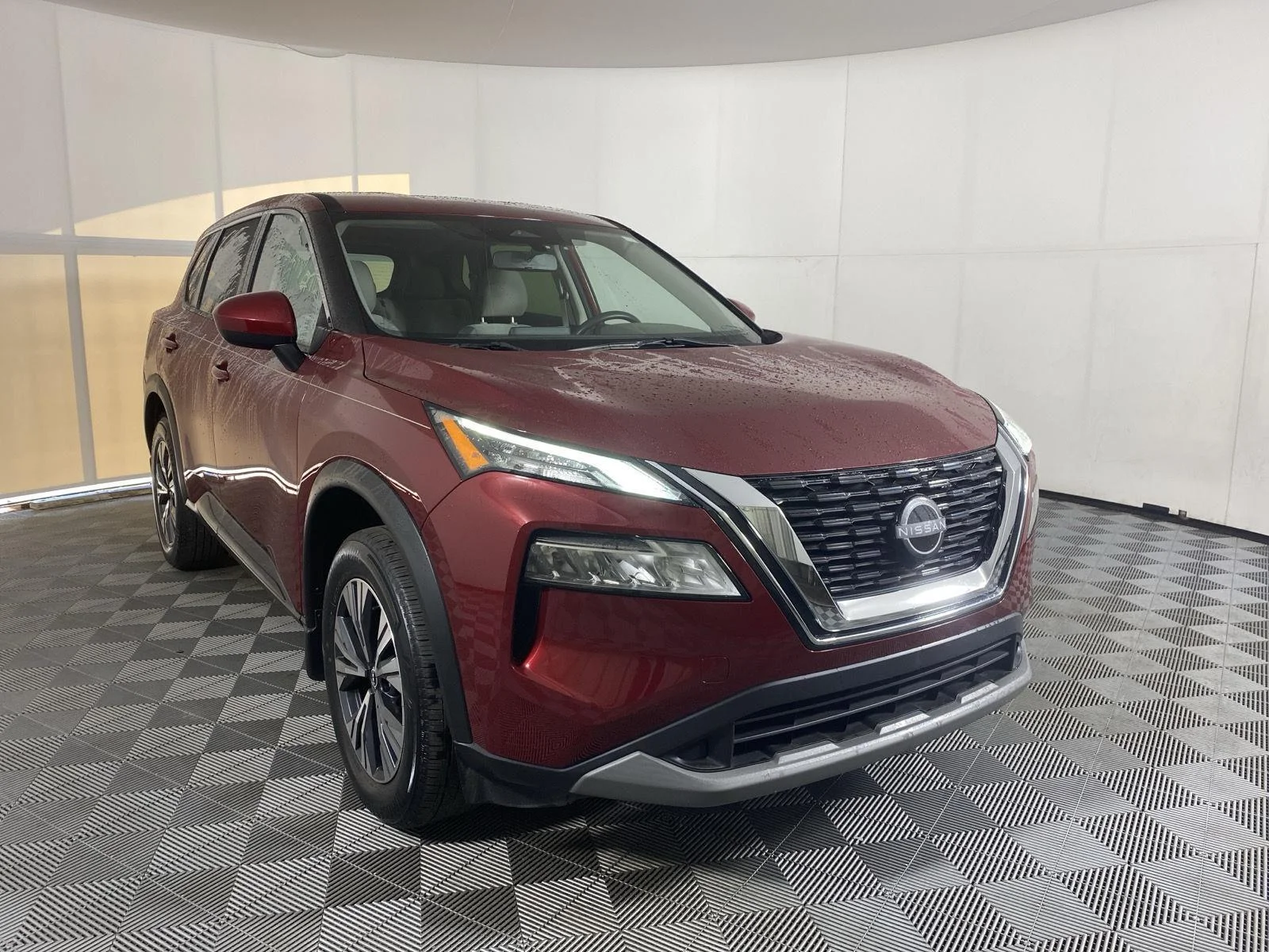 Used 2023 Scarlet Ember Tintcoat Nissan SV image 15