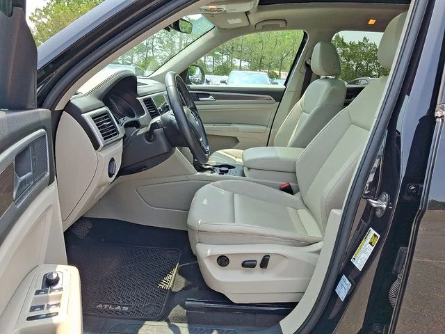 2019 Volkswagen Atlas SE w/Tech - Photo 13