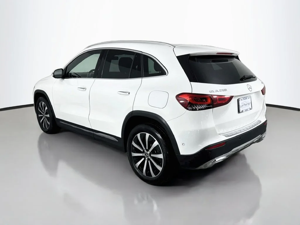 Used 2022 Polar White Mercedes-Benz GLA 250 image 3