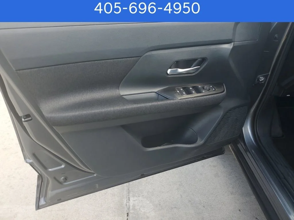 Pre-Owned 2026 Nissan Kicks SV