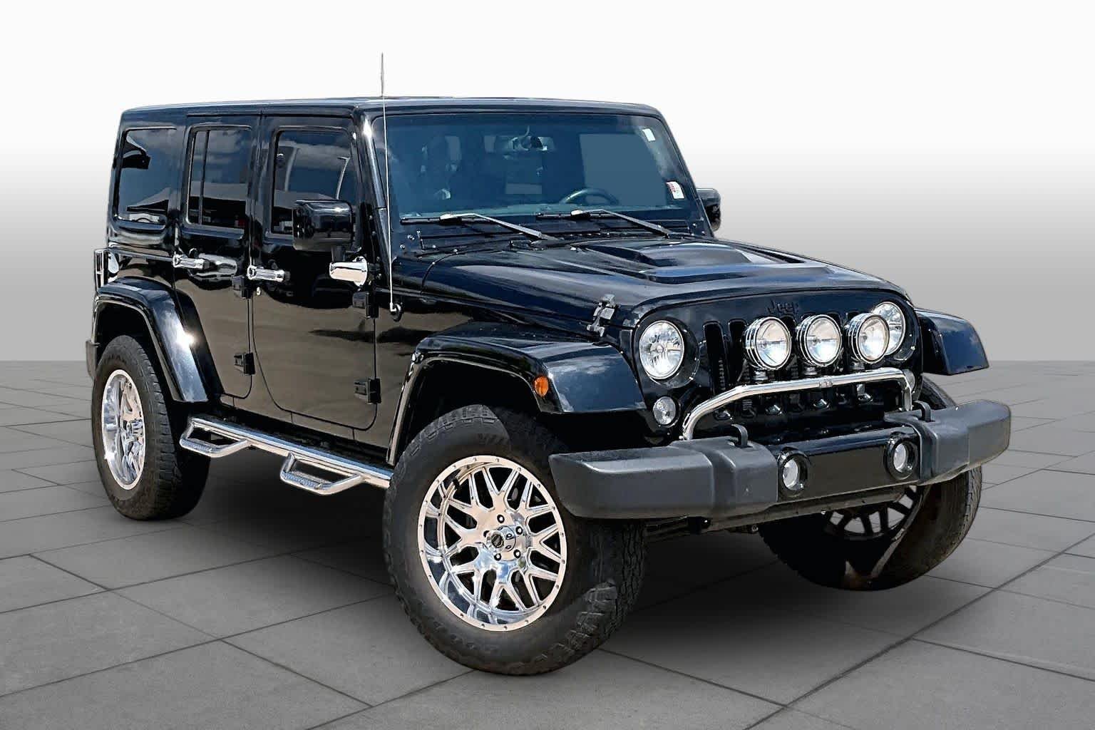Used 2015 Black Clearcoat Jeep Altitude image 3