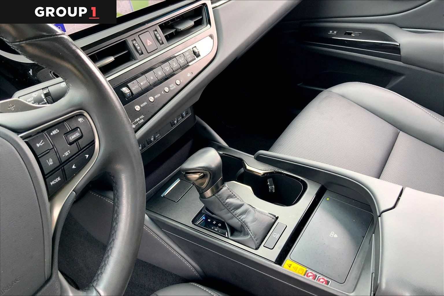 Used 2024 Iridium Lexus  image 16