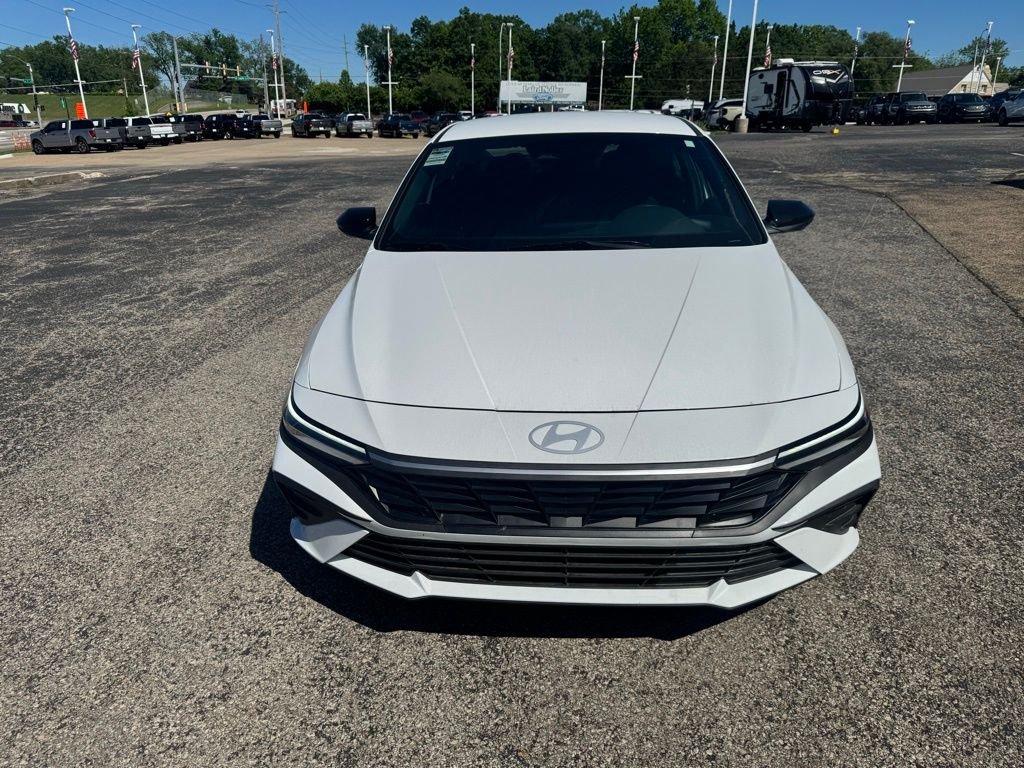 Used 2025 Hyundai Elantra SEL with VIN KMHLM4DG2SU889519 for sale in Kansas City