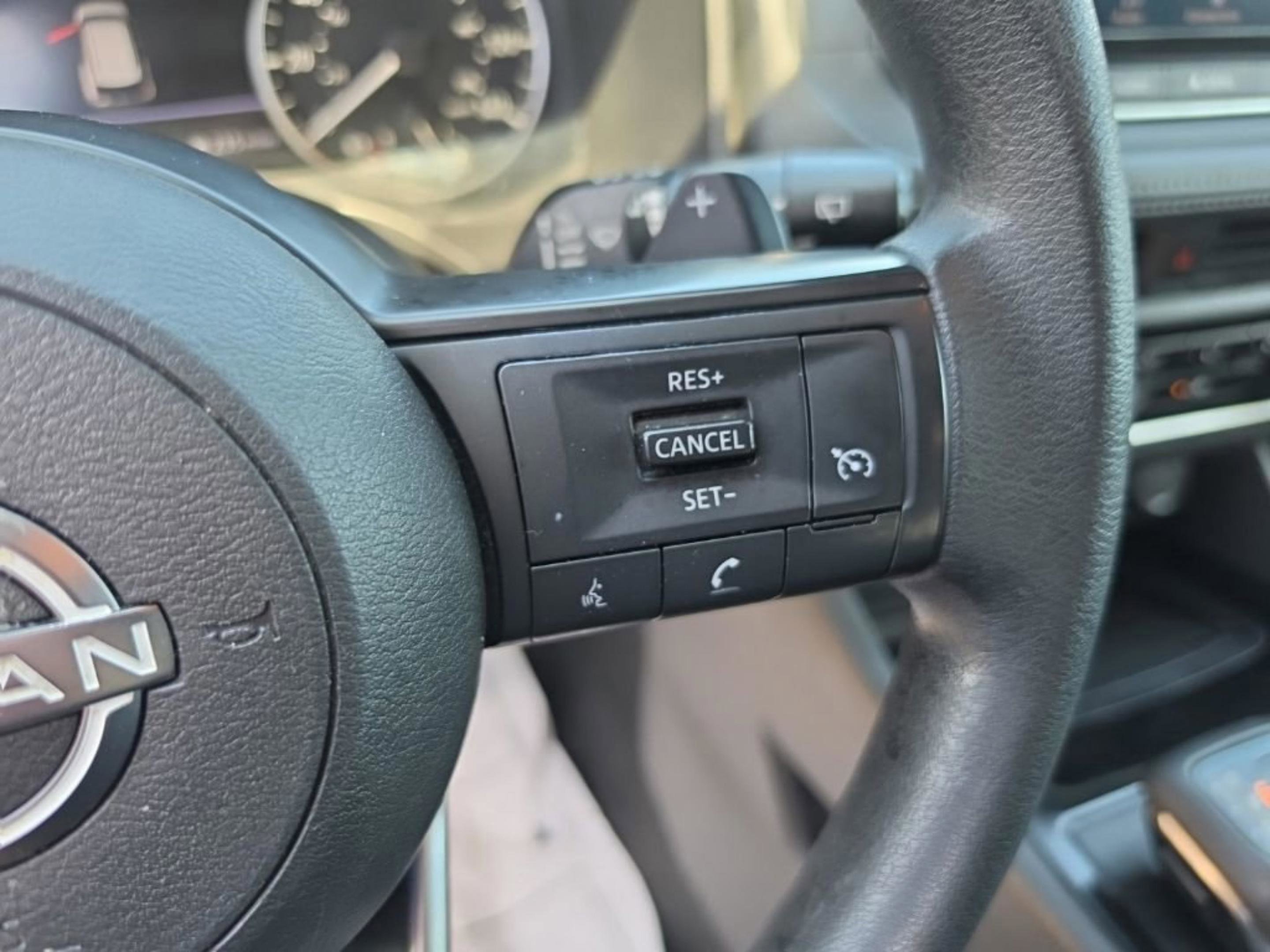 Used 2023 Gry/gray Nissan S image 15