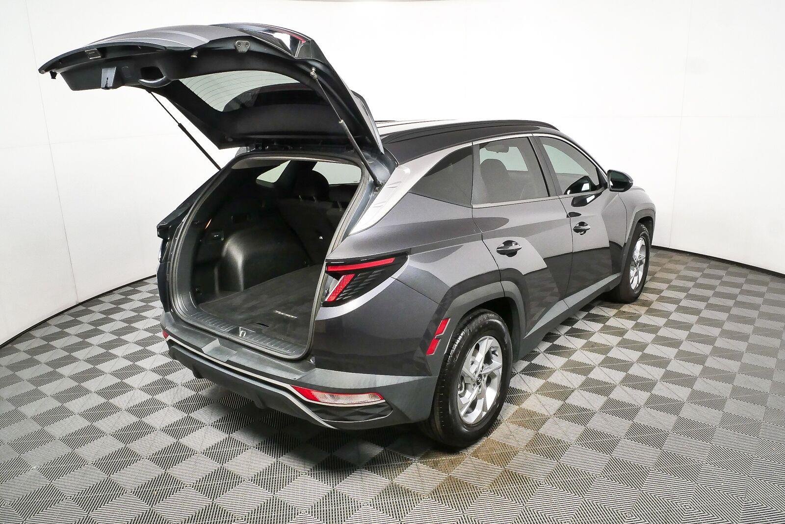 Used 2022 Portofino Gray Hyundai SEL image 24