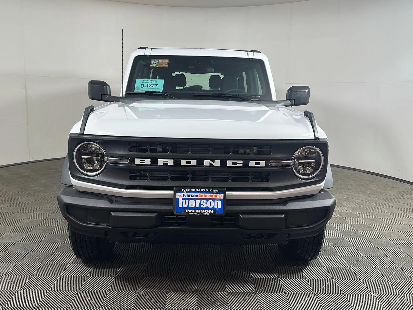 New 2026 Oxford White Ford Base image 2
