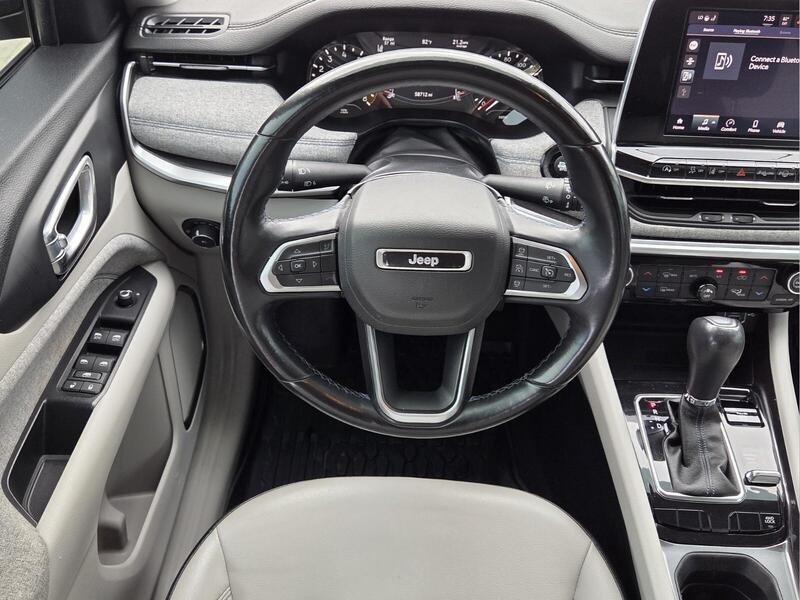 Used 2022 Crystal Metallic JEEP LATITUDE 4X4 image 14