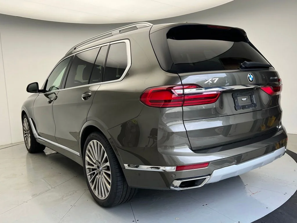 Used 2022 Green BMW xDrive40i image 4