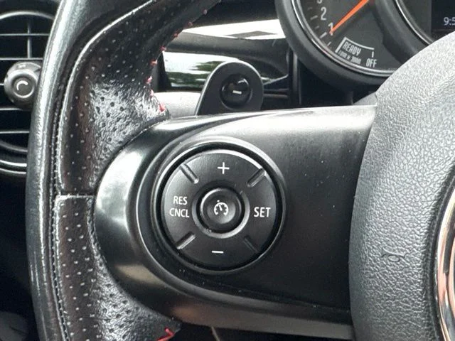 Used 2019 Black MINI Classic image 26