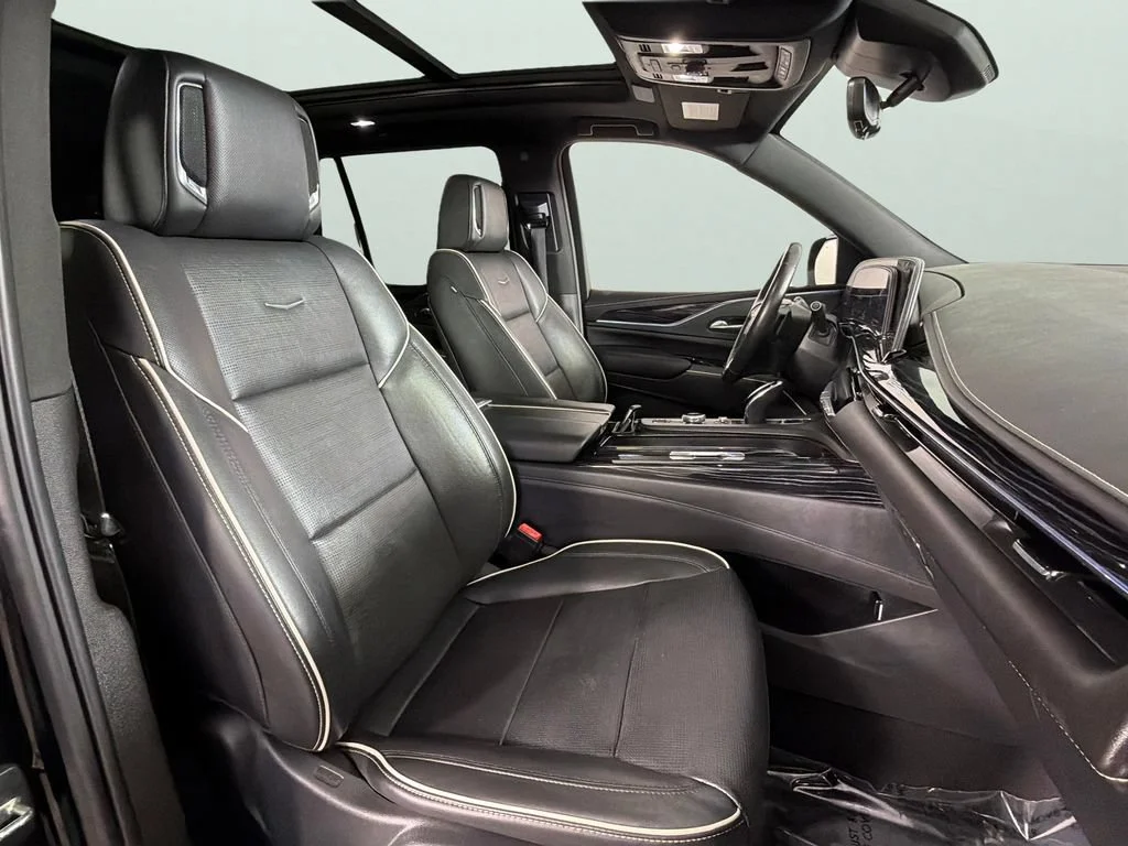 Used 2021 BLACK RAVEN Cadillac Sport image 40
