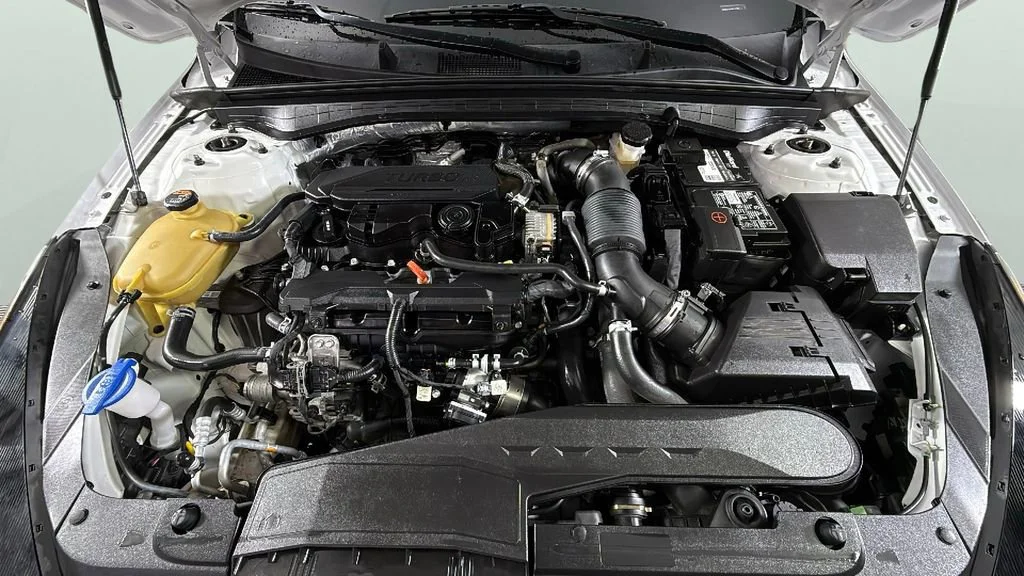 Used 2022 White Kia EX image 39