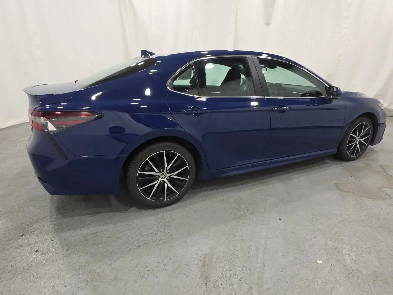Used 2024 Blu/blue Toyota SE image 7