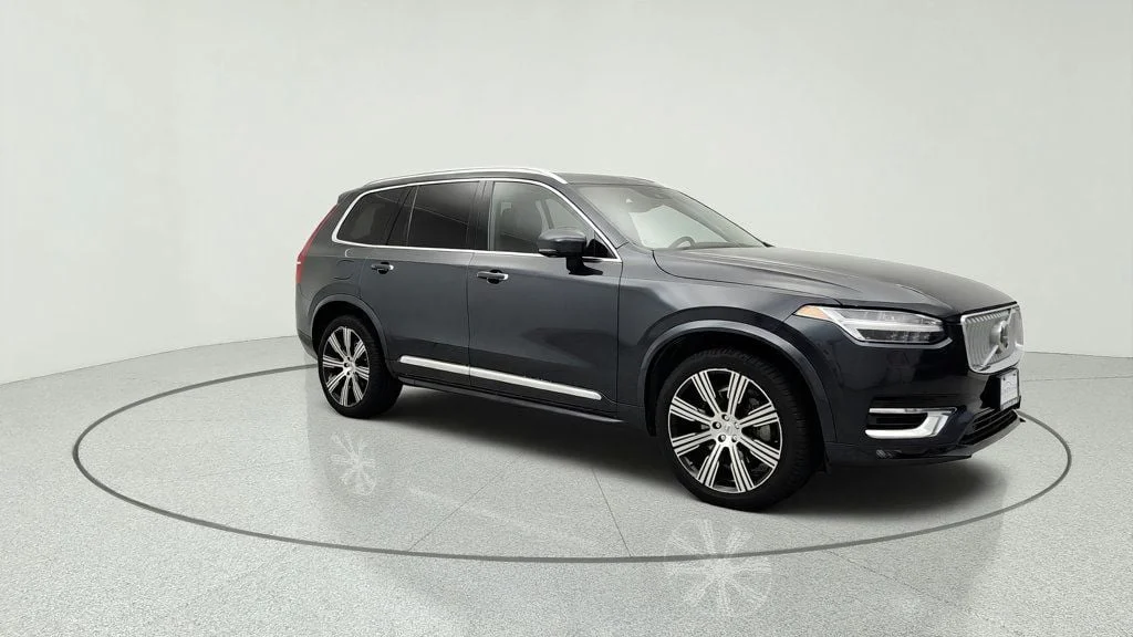 Used 2022 Savile Grey Metallic Volvo T6 AWD Inscription 7P w/ Bowers & Wilkins Audio & Air Suspension image 3