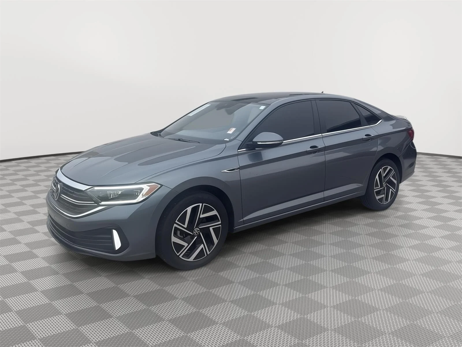 Certified Used 2022 Platinum Gray Metallic Volkswagen SEL image 4