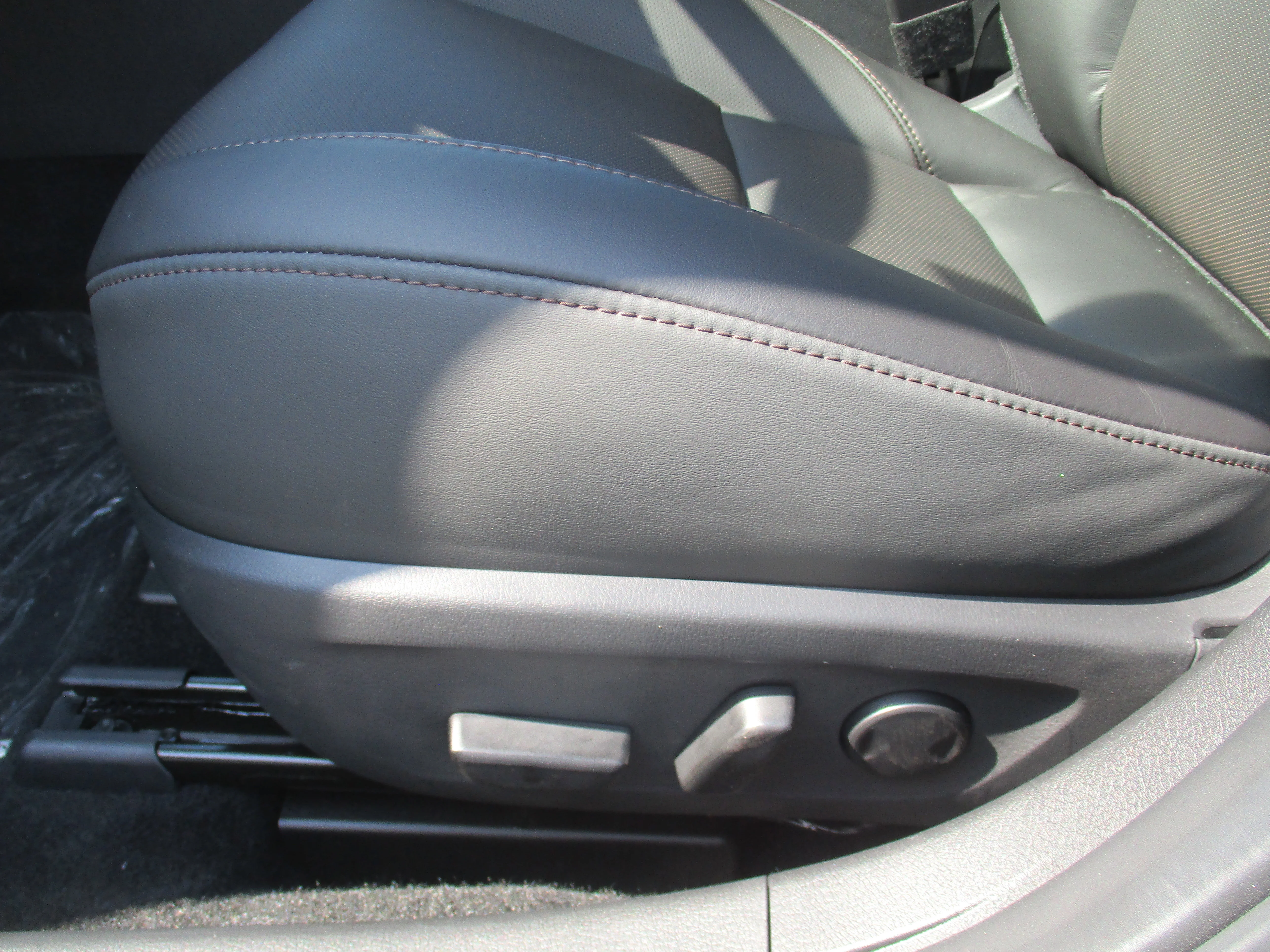New 2025 Platinum Quartz Metallic Mazda 2.5 Turbo Premium Plus AWD image 25