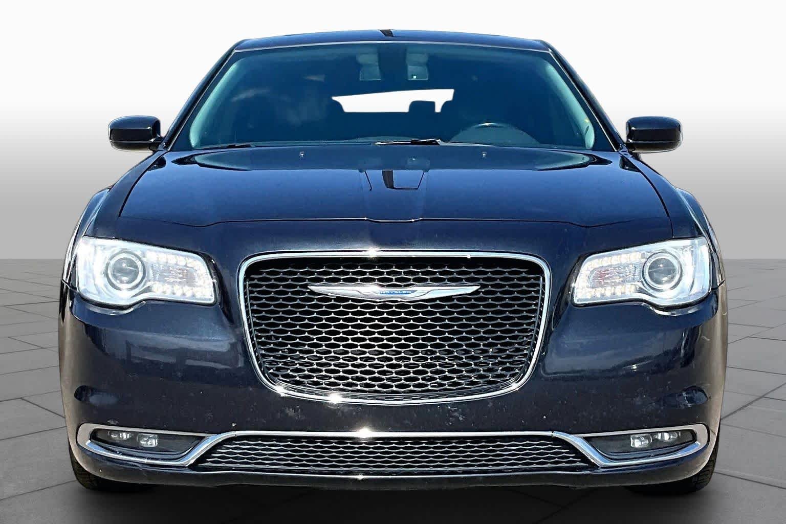 Used 2018 Maximum Steel Metallic Clearcoat Chrysler Touring L image 4