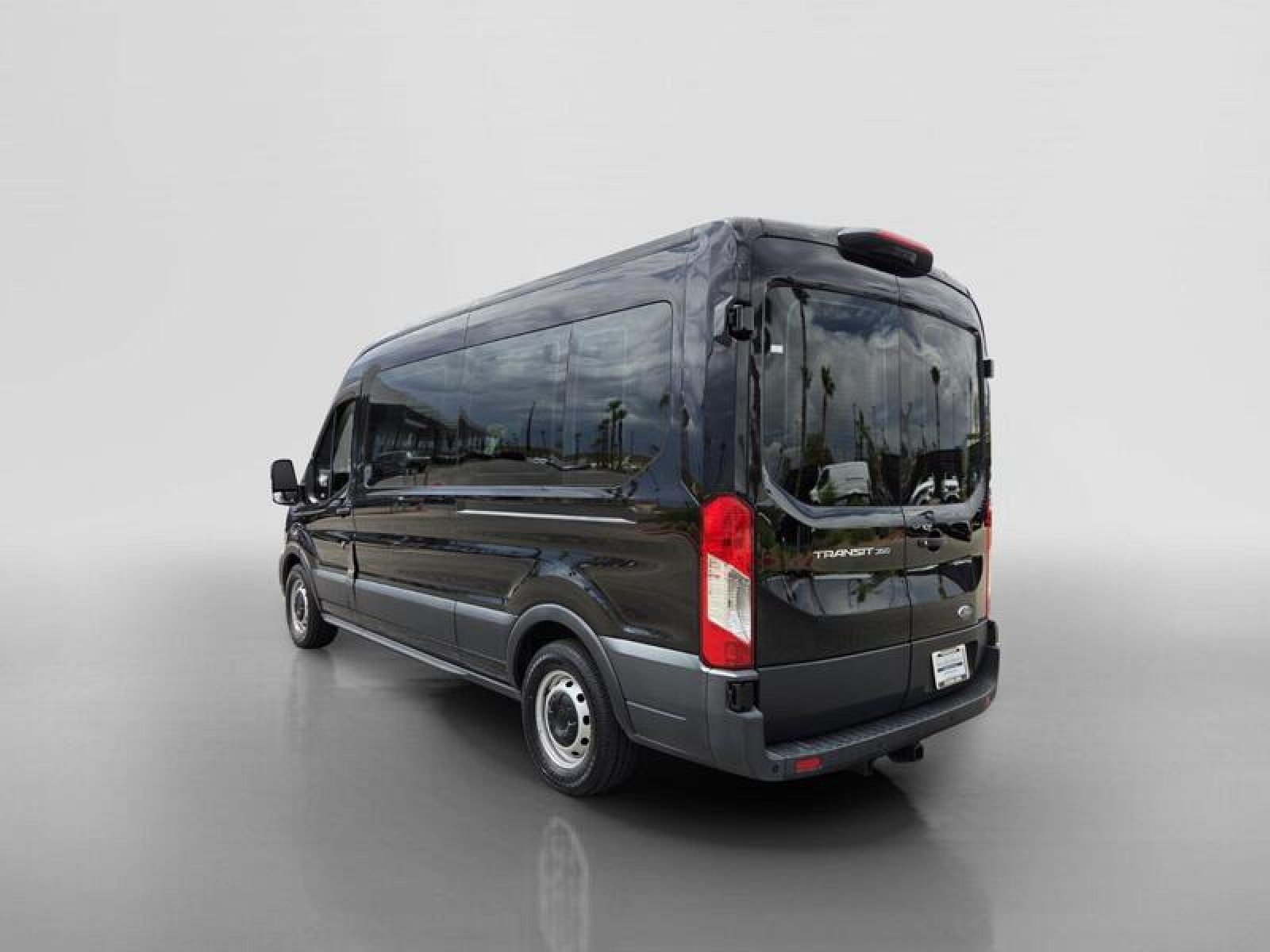 Used 2023 BLACK Ford XL image 3