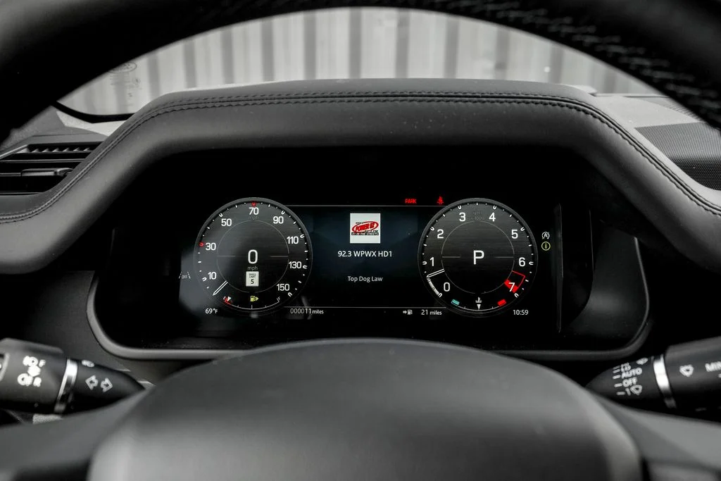 New 2026 Woolstone Green Land Rover X-Dynamic SE image 12