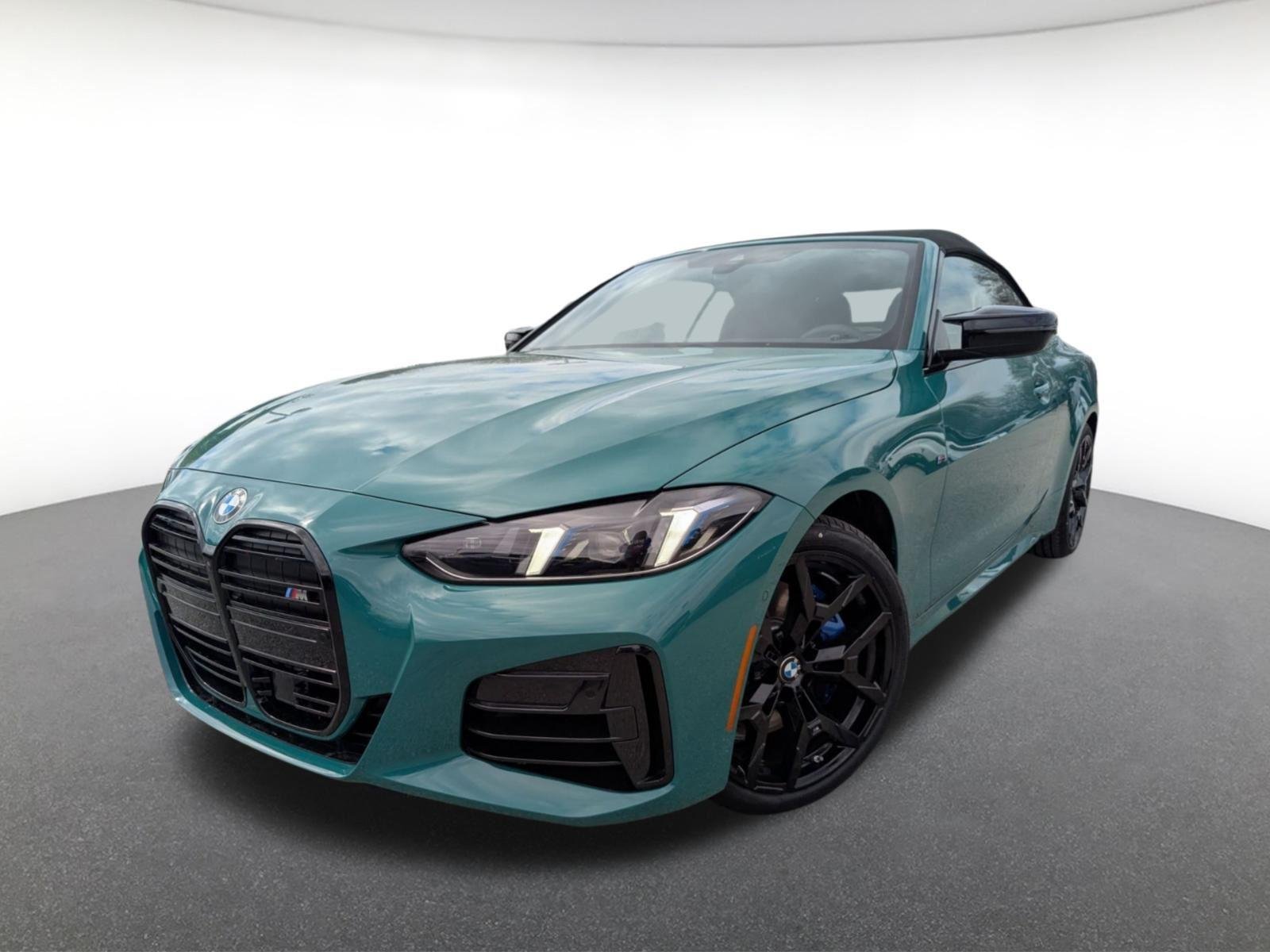 2026 BMW 4 Series M440i Convertible xDrive's photo