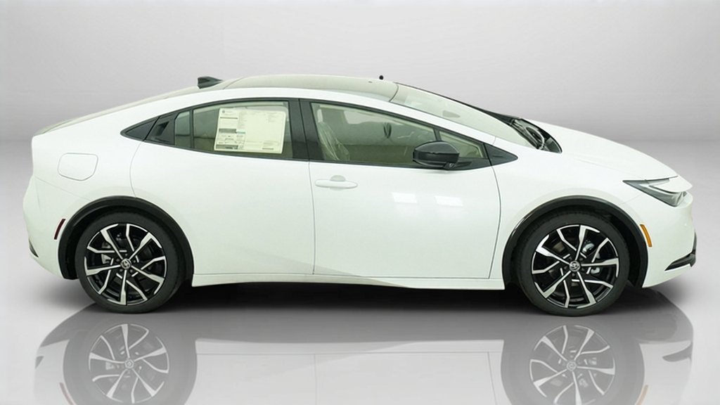 New 2026 Wind Chill Pearl Toyota XSE image 7