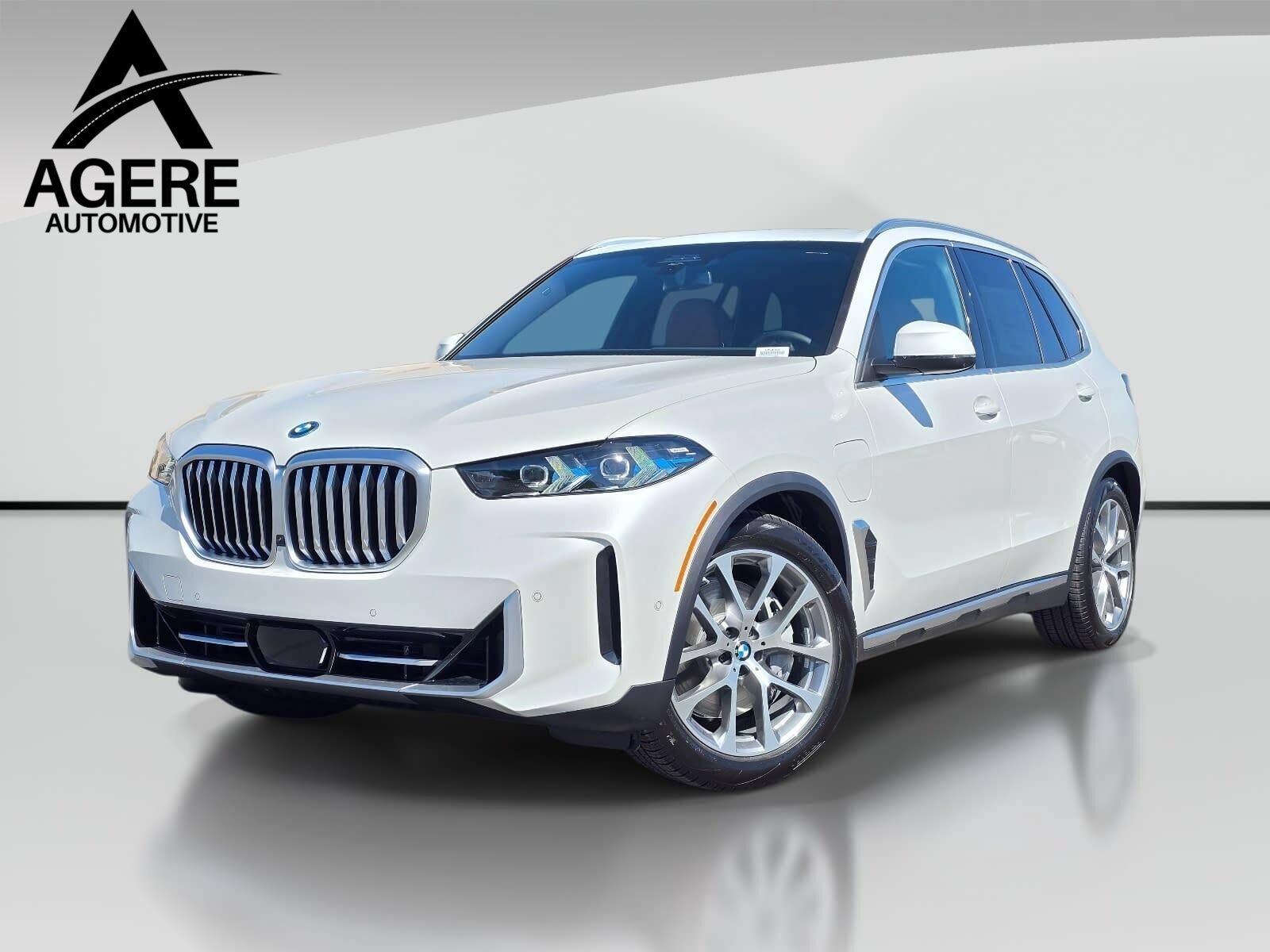 New 2026 Mineral White Metallic BMW xDrive50e image 1