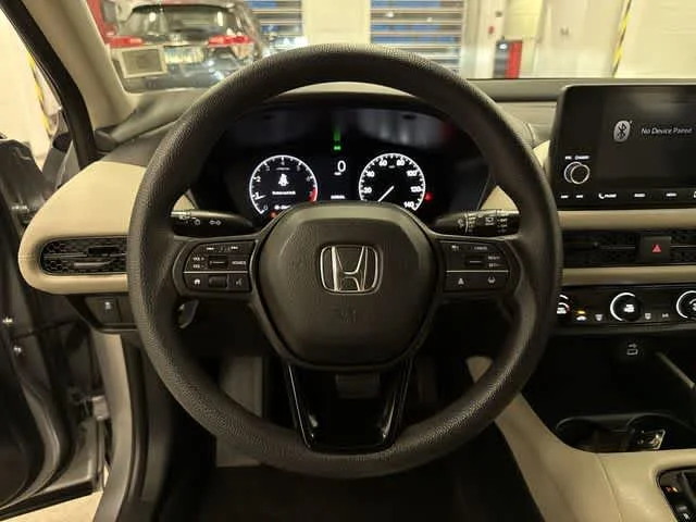 Used 2023 Lunar Silver Metallic Honda LX image 18