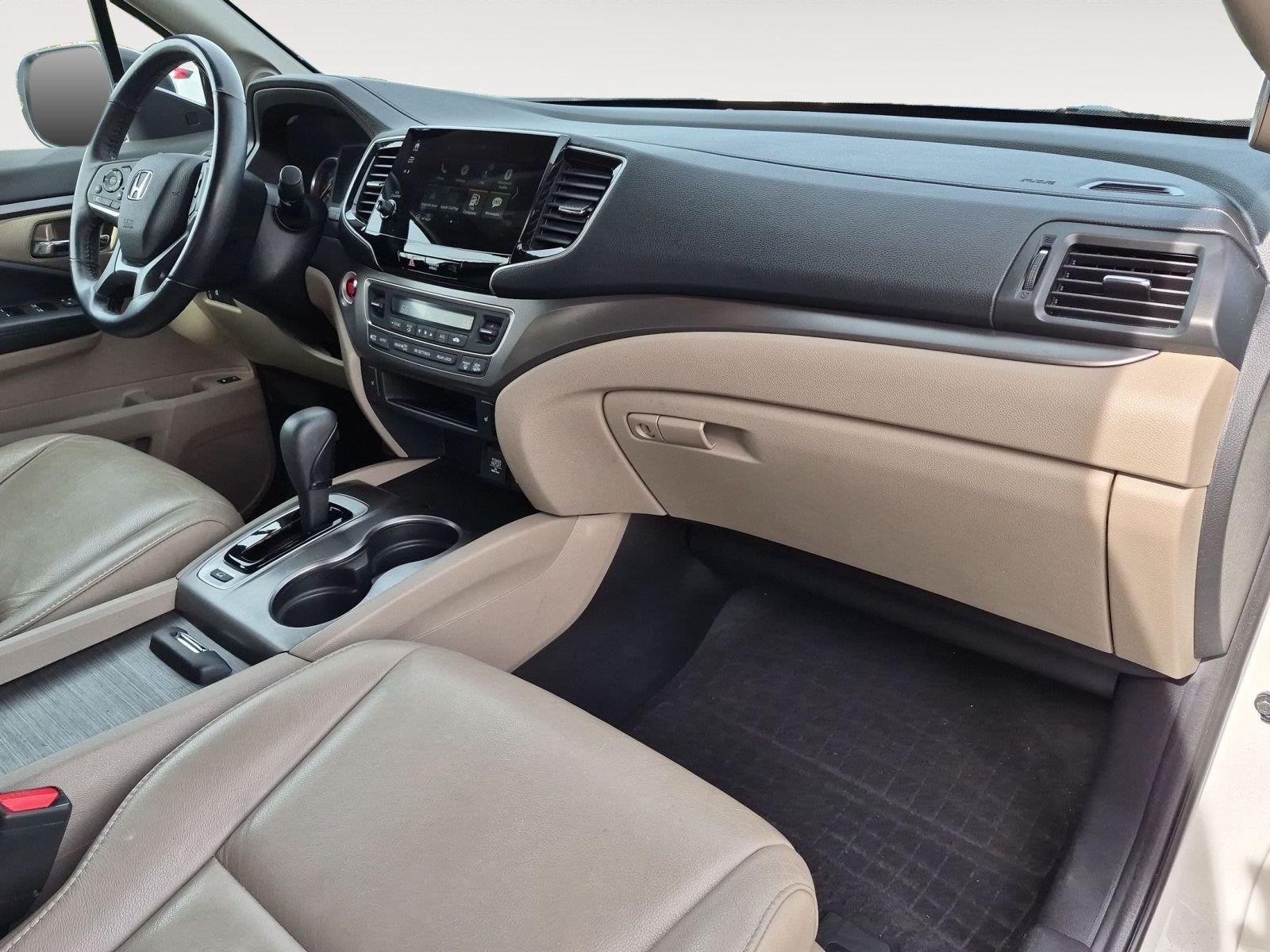Used 2019 White Diamond Pearl Honda EX-L image 18