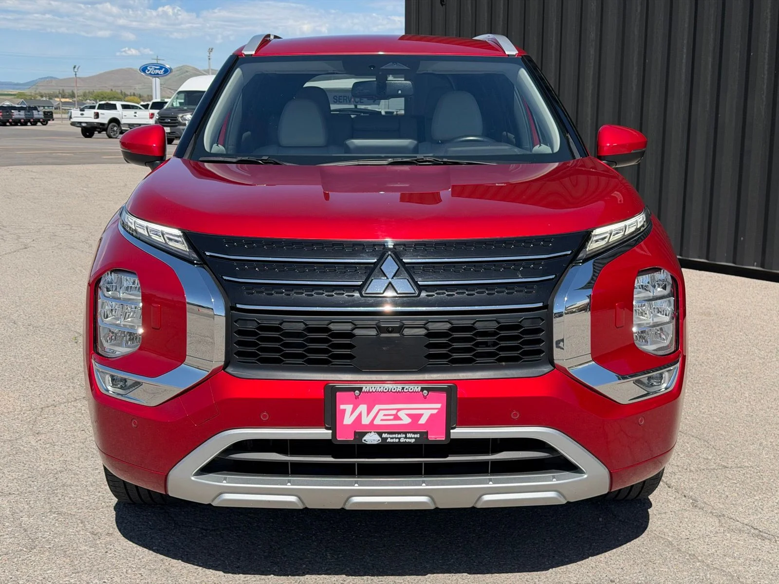 Used 2024 Silver Mitsubishi SEL image 2
