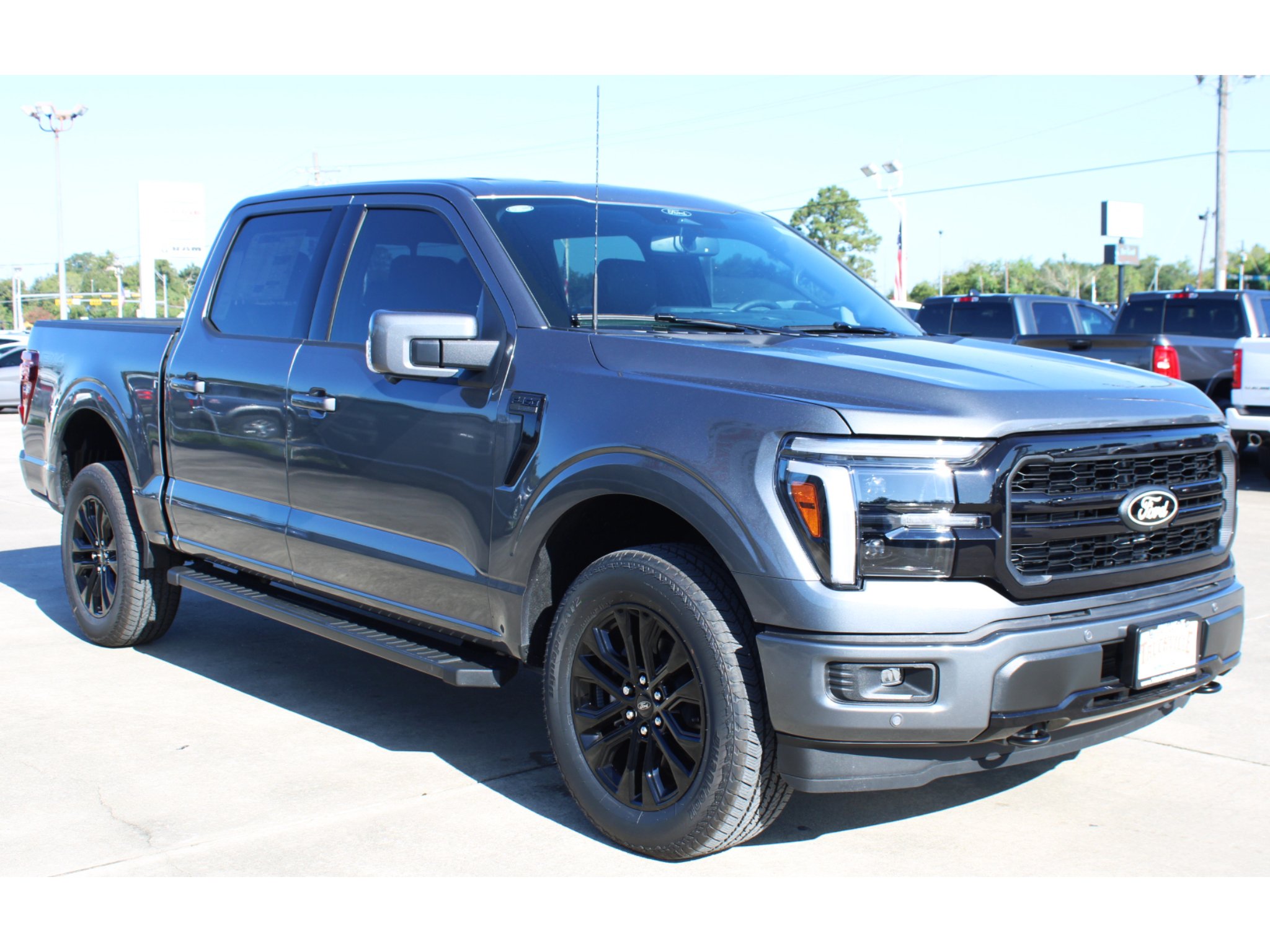 New 2026 Carbonized Gray Metallic Ford LARIAT image 26