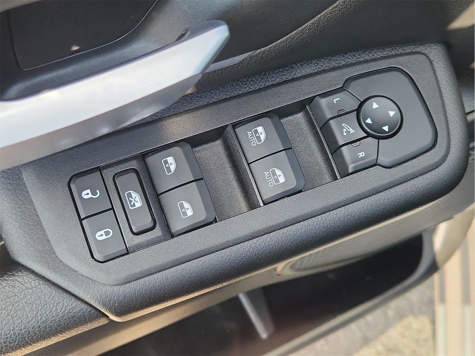 2025 Ram 1500 photo 22 of 32
