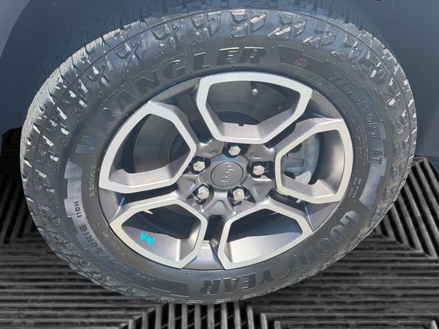 Used 2022 White Jeep Trailhawk 4xe image 10