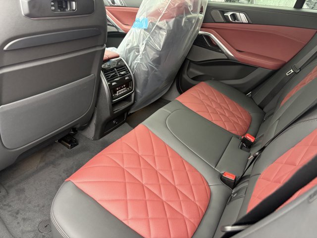 New 2027 Mineral White Metallic BMW xDrive40i image 15