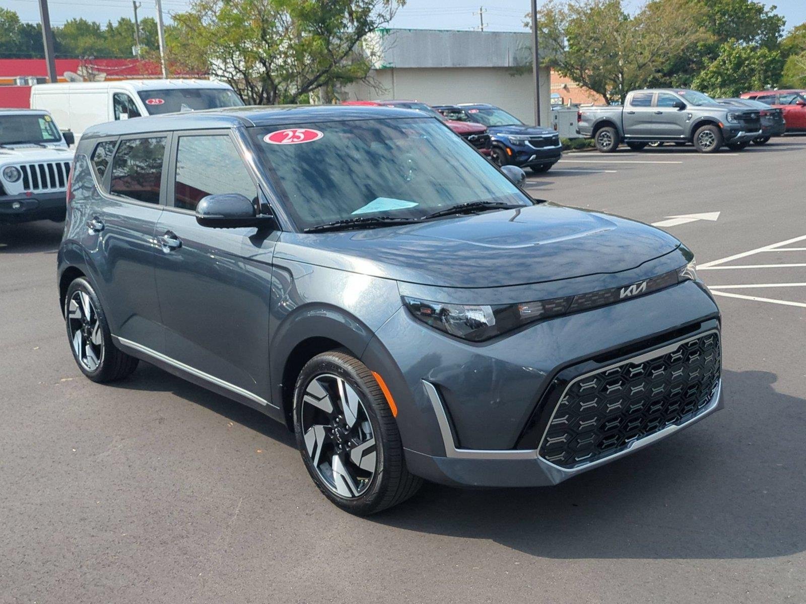 Used 2025 Gravity Gray Kia GT-Line image 7