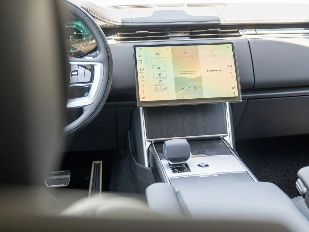 New 2026 Fuji White Land Rover SE image 20