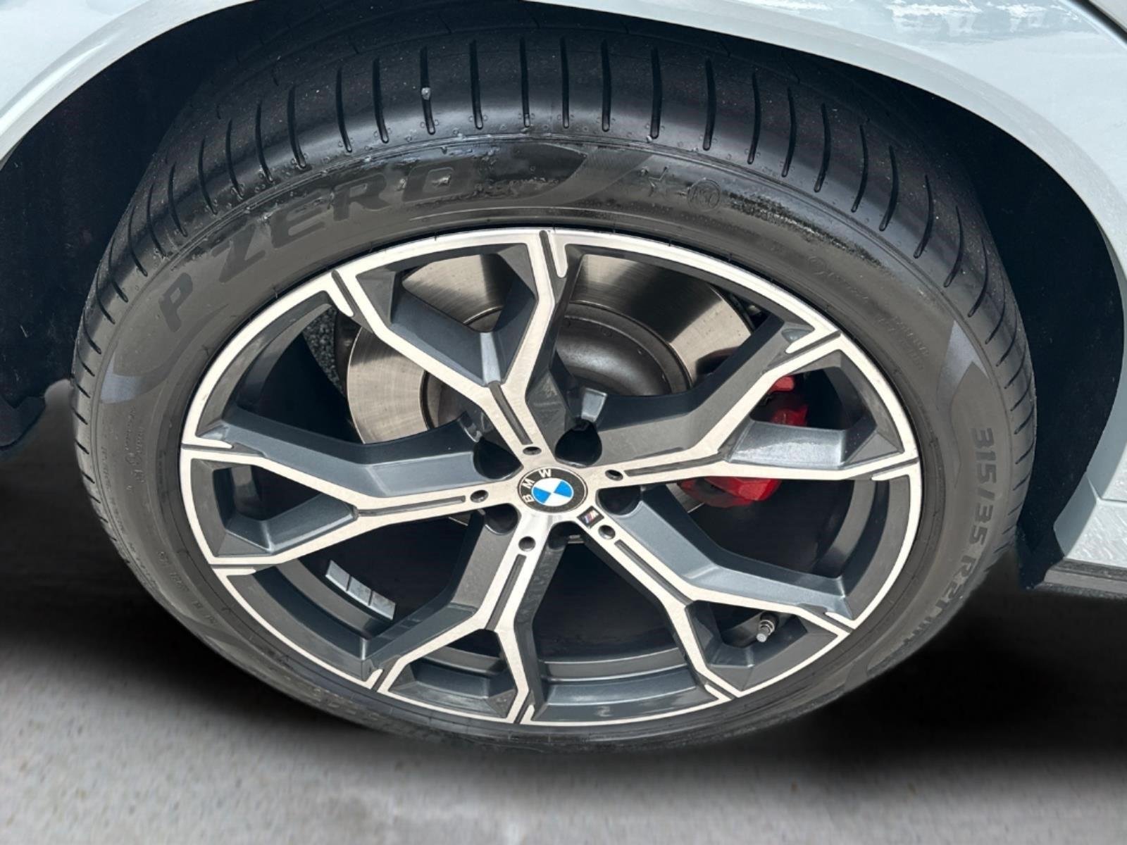 Used 2025  BMW M60i image 12
