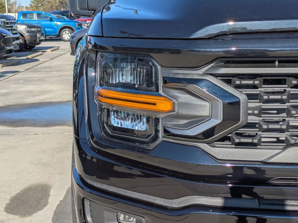 New 2026 Agate Black Metallic Ford XLT image 9