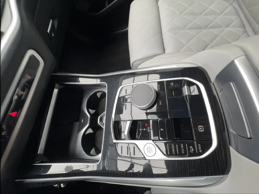 Used 2024 White BMW xDrive40i image 56