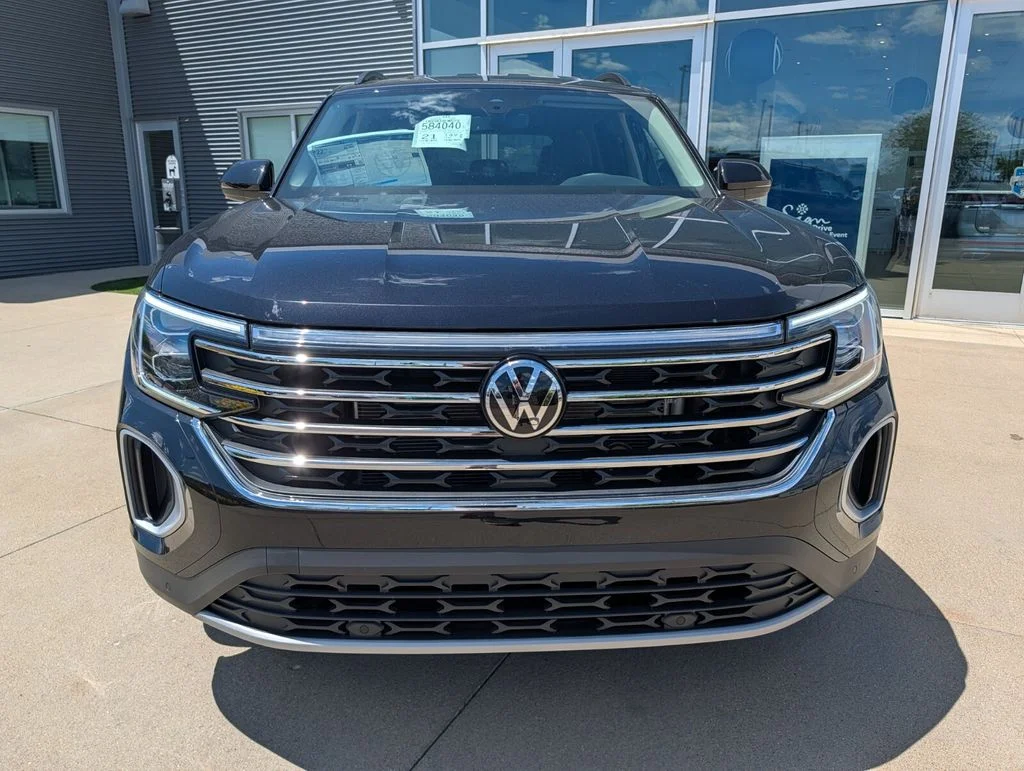 New 2026 Black Volkswagen 2.0T SE w/Technology image 8