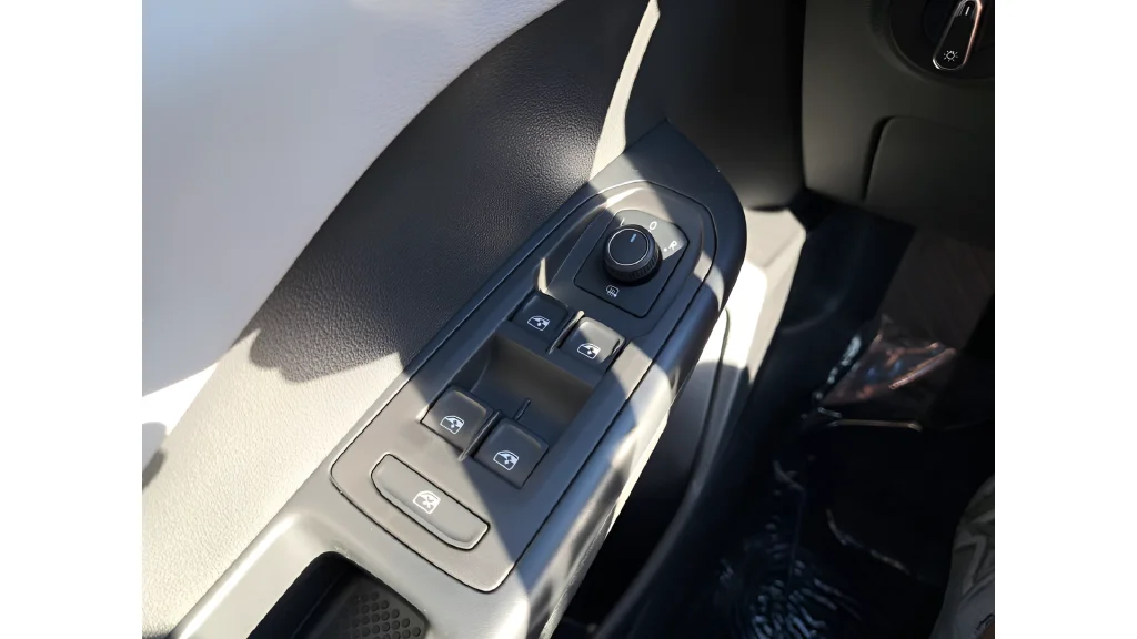 New 2025 Gray Volkswagen 1.5T S image 32