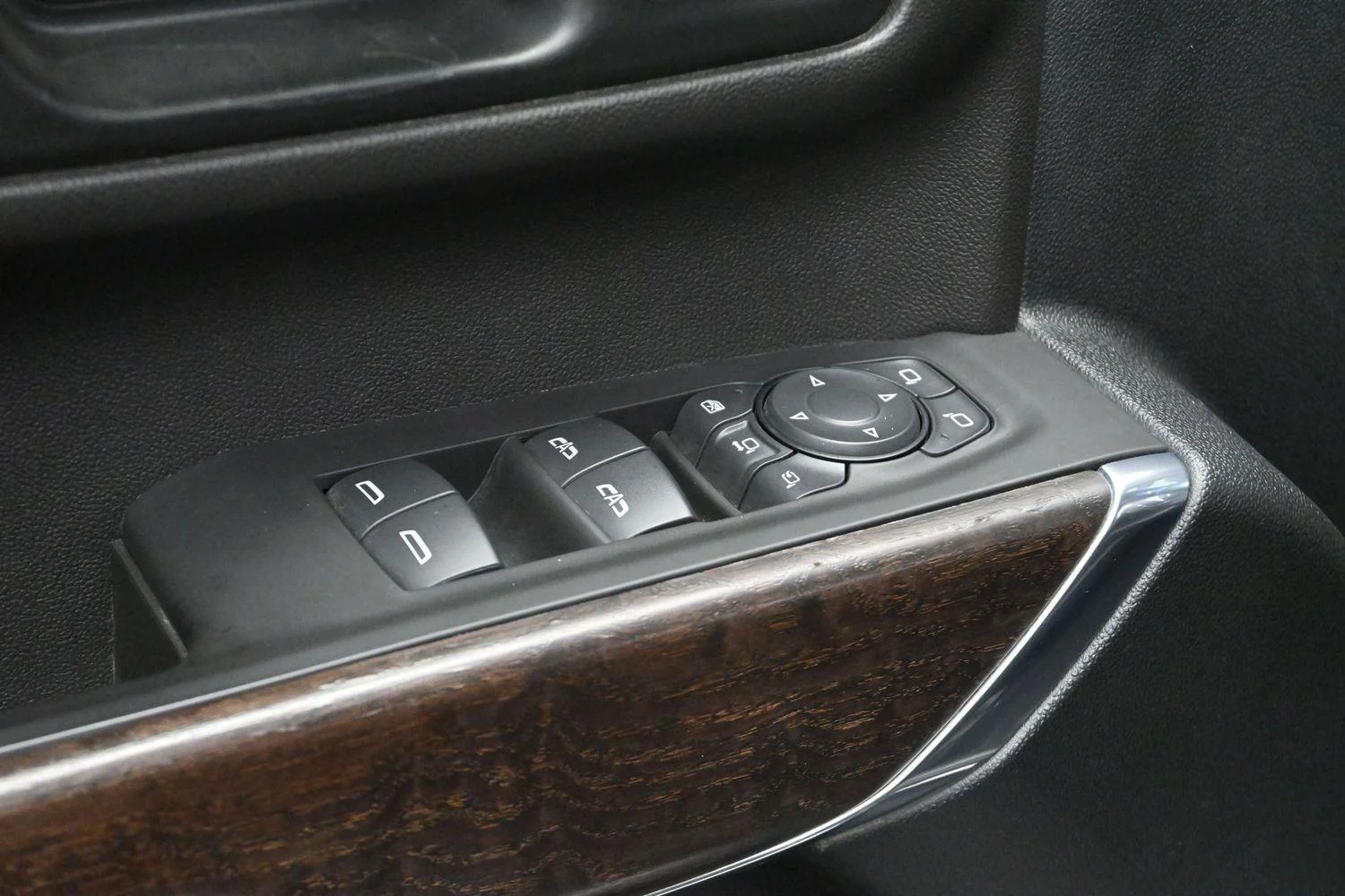 Used 2020 Onyx Black GMC Denali image 11