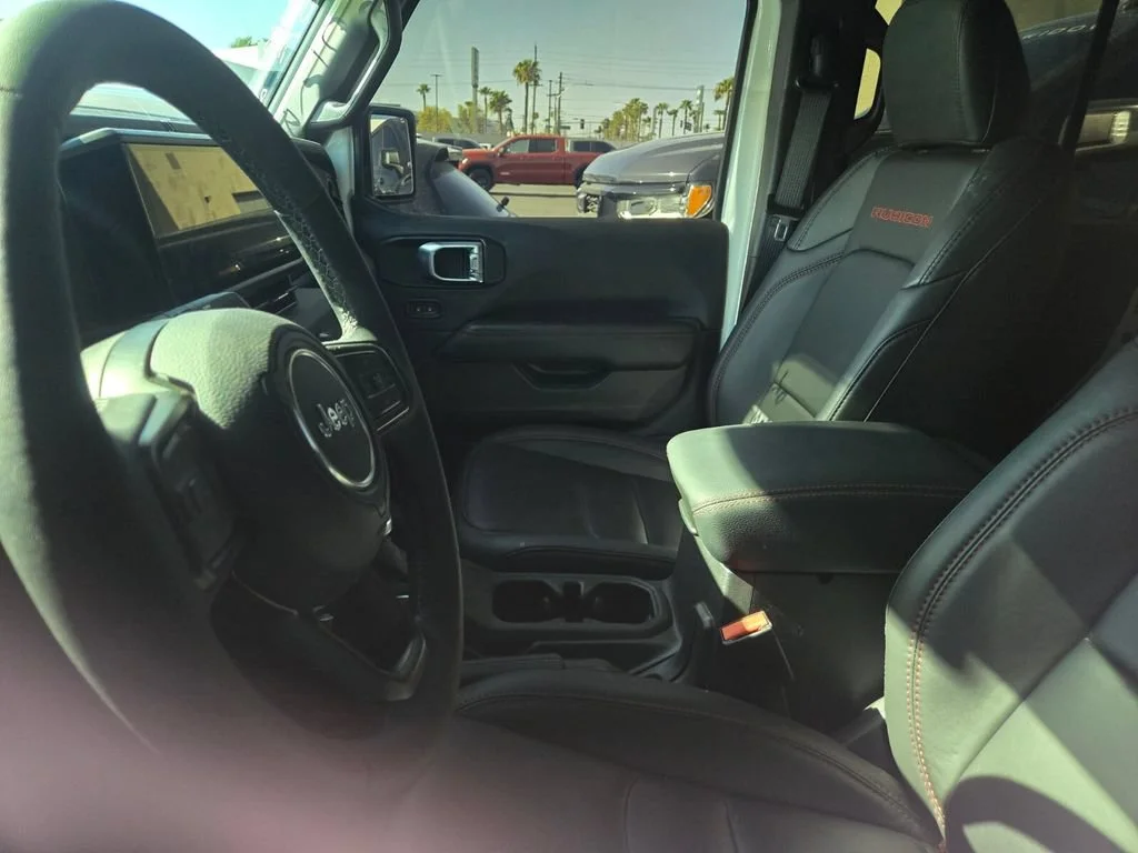 Used 2026 Bright White Clea Jeep Rubicon X image 4