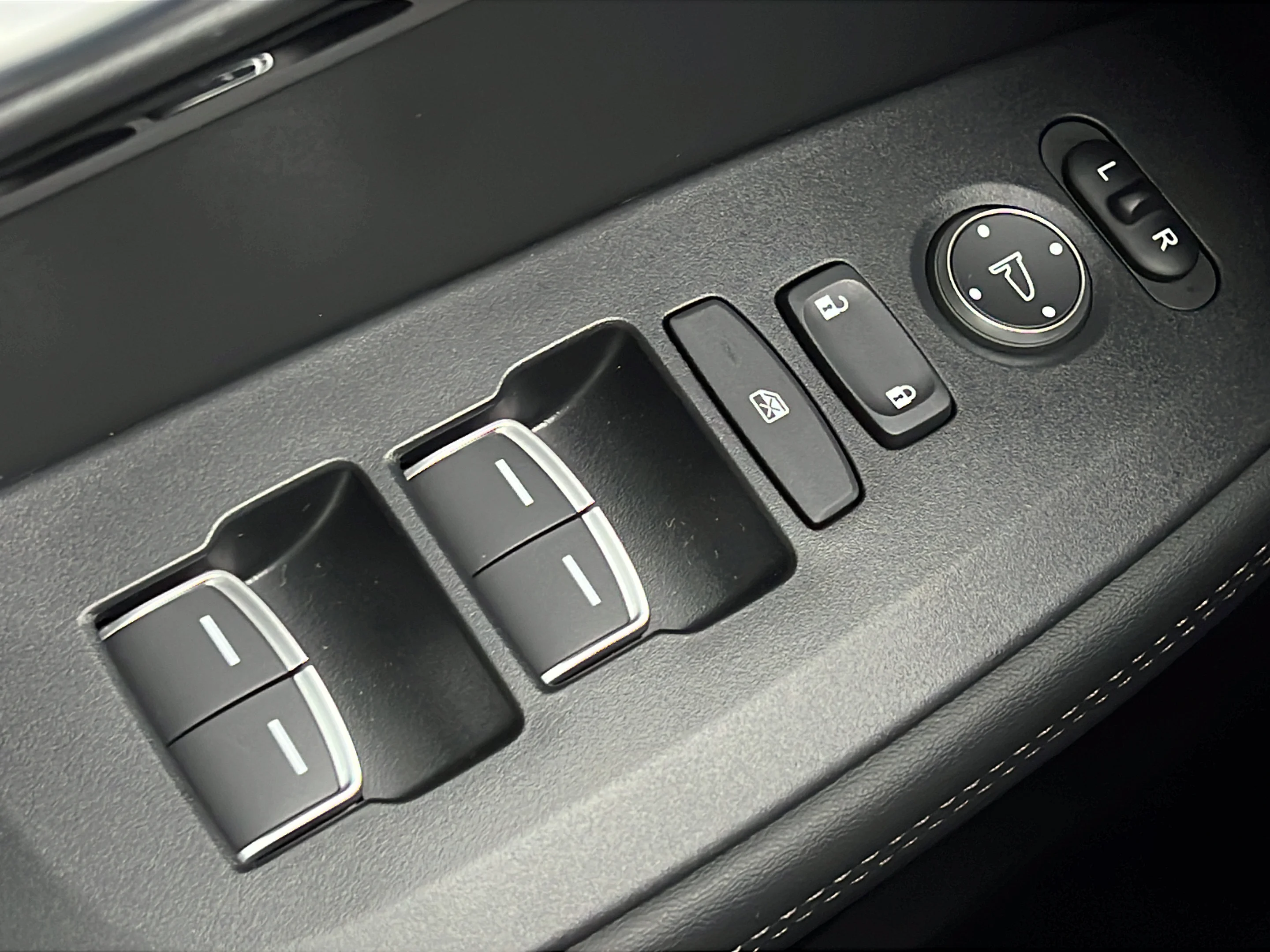 Used 2025 Crystal Black Pearl Acura Base image 21
