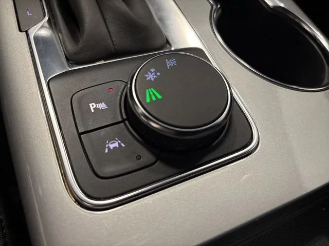 Used 2024 Summit White Chevrolet 2LT image 23