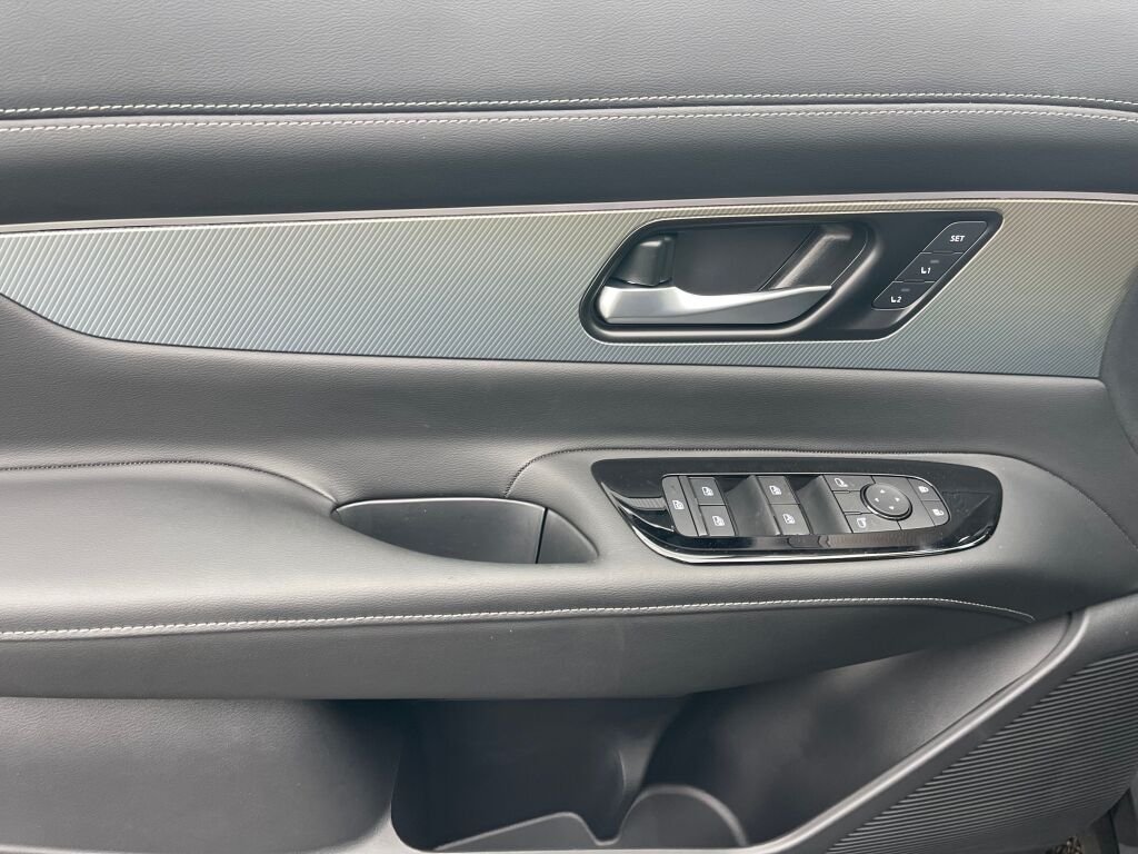 New 2026 Gun Metallic Nissan SL image 7