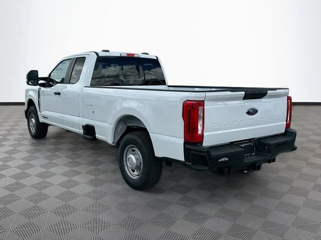 New 2026 Oxford White Ford XL image 4