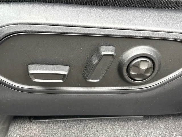 Used 2021 Gray Jeep Limited image 28