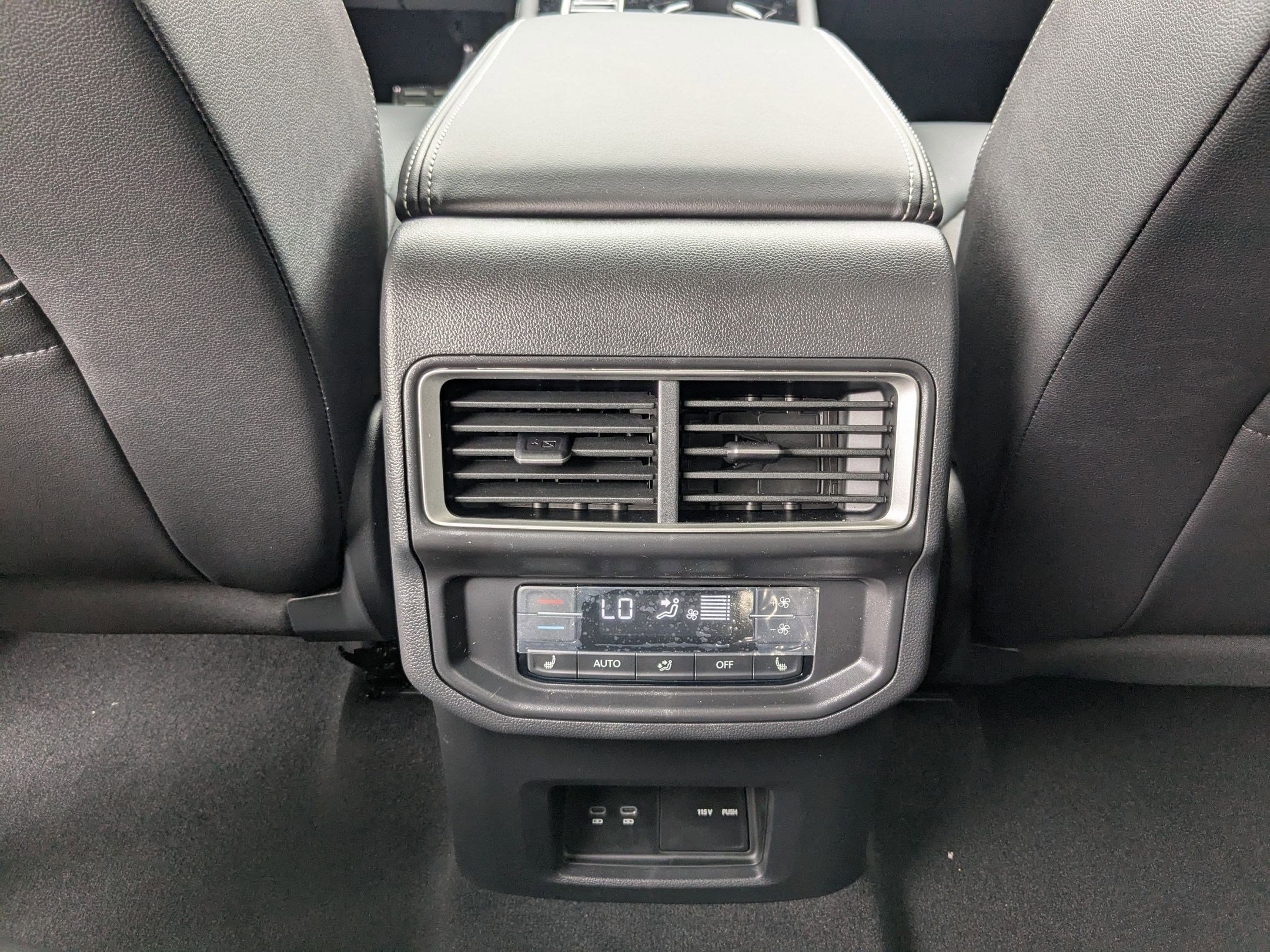 2026 Volkswagen Atlas SEL Premium R-Line - Photo 17
