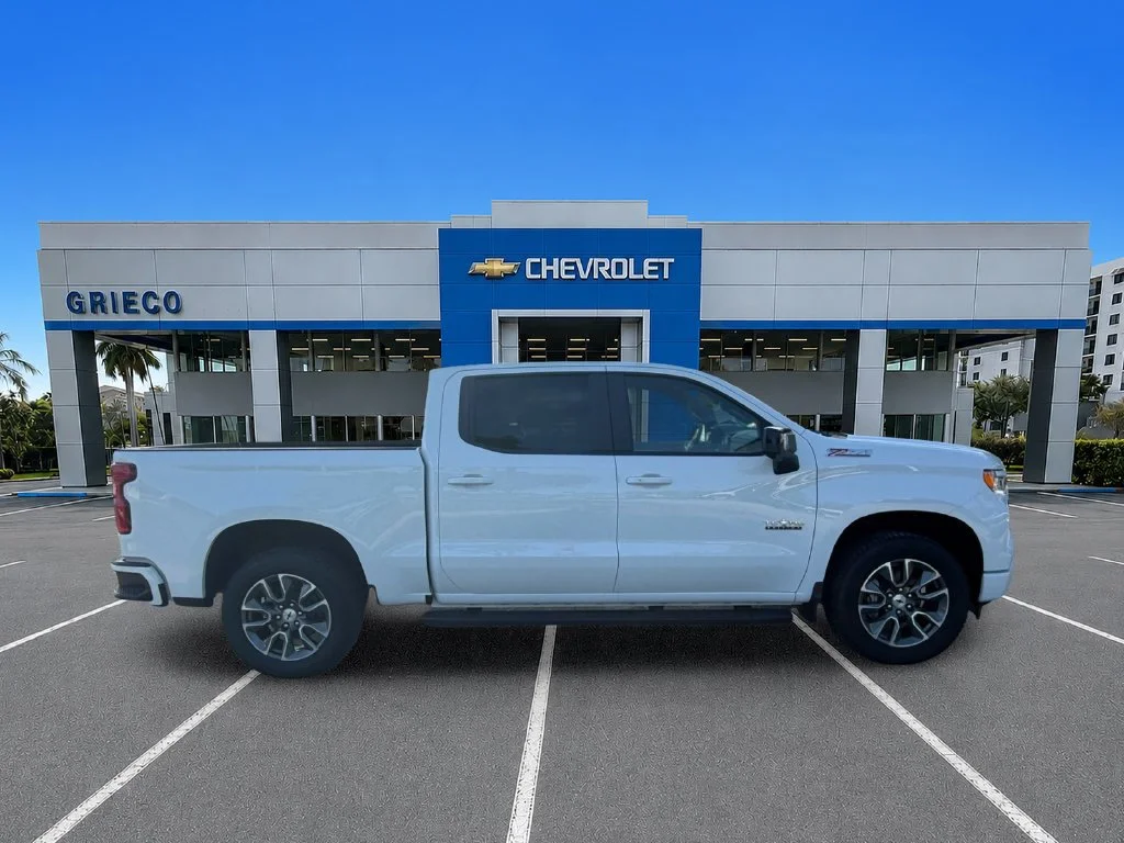 New 2026 Summit White Chevrolet RST image 8