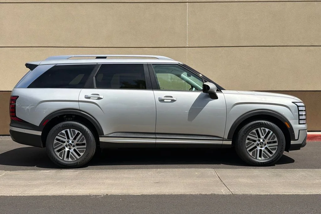 New 2026 Silver Hyundai SEL Premium image 3