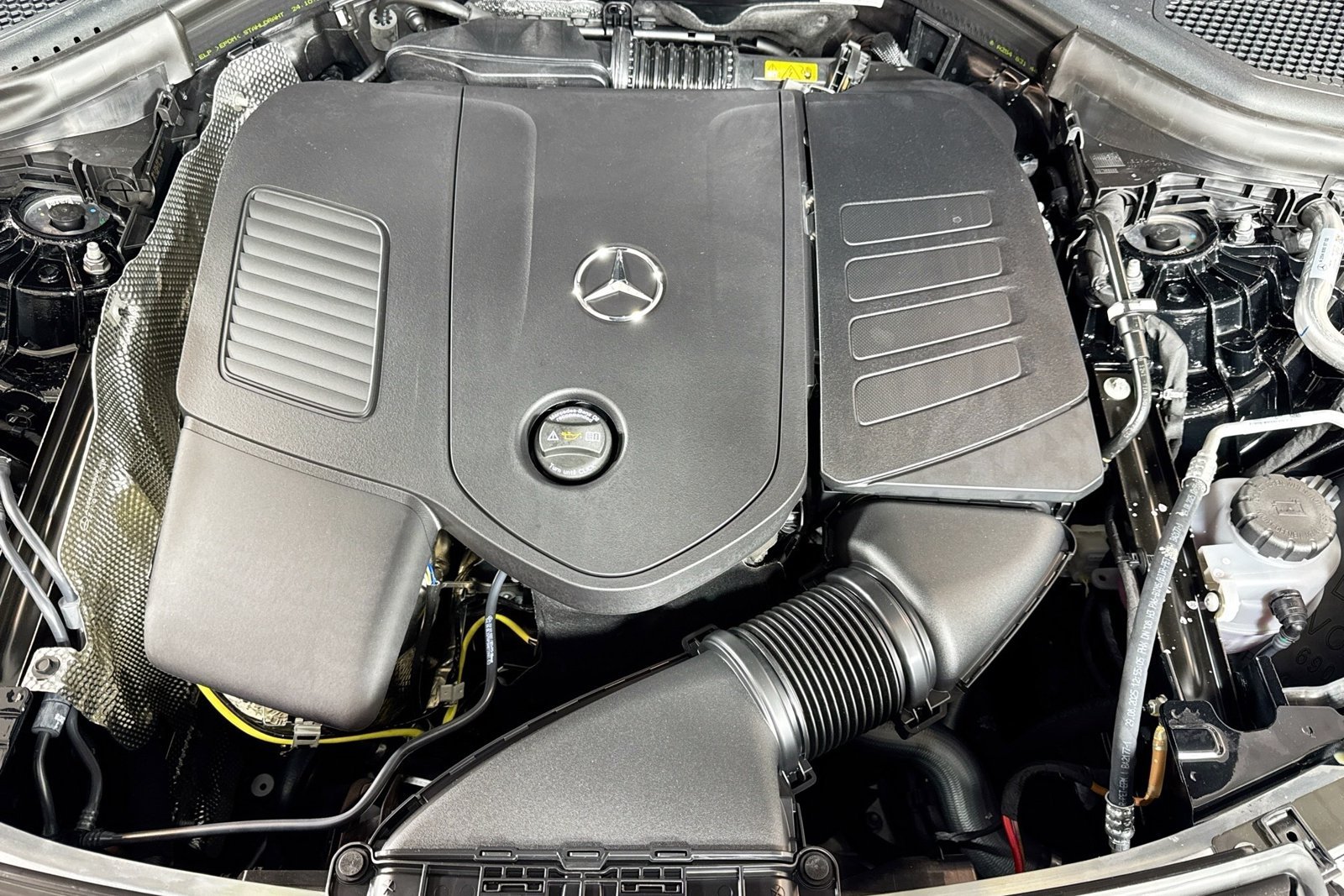 New 2026 Black Mercedes-Benz GLC 300 image 28
